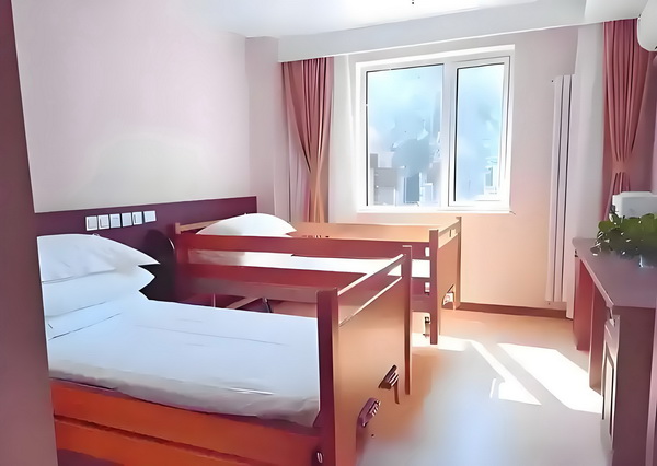 入户深圳龙岗怎么办理_专访导演饶晓志：对《万里归途》满意和骄傲 快车撞上一辆野猪城际